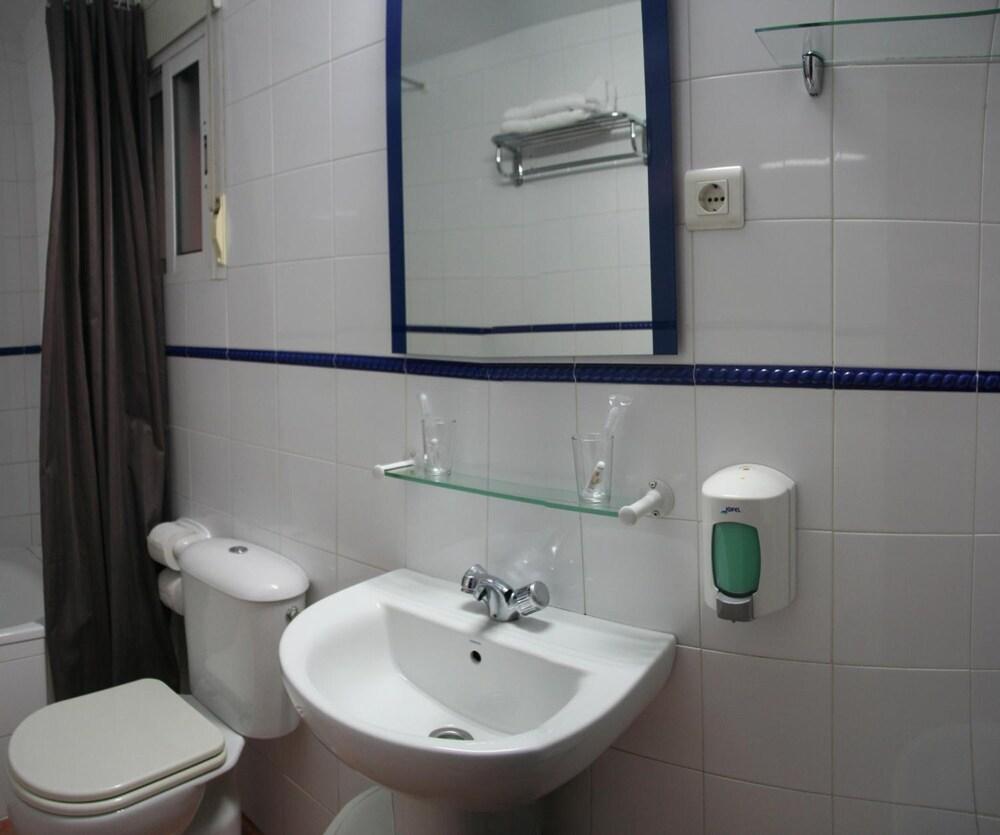 Hostal Jentoft Seville Exterior photo