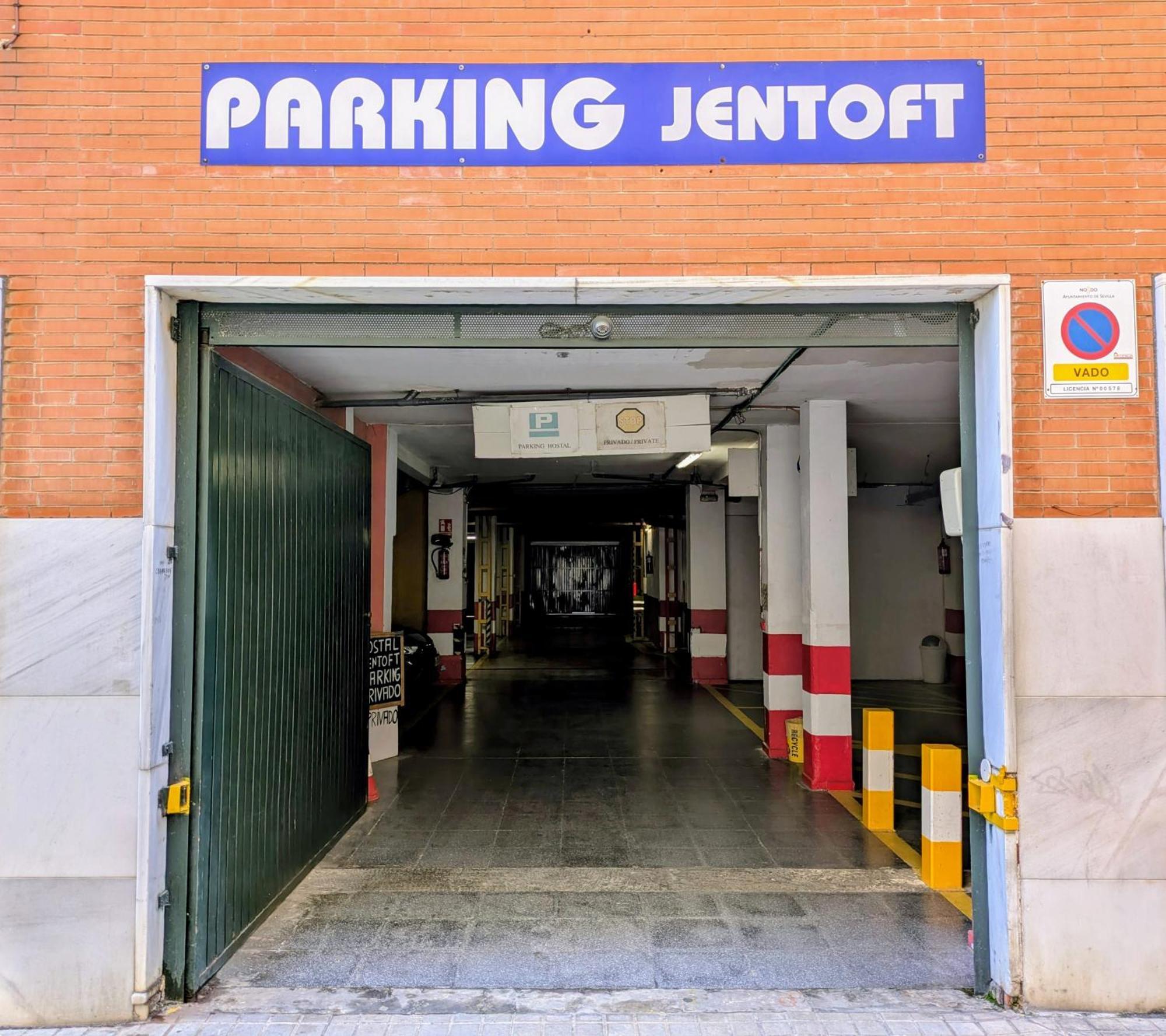Hostal Jentoft Seville Exterior photo