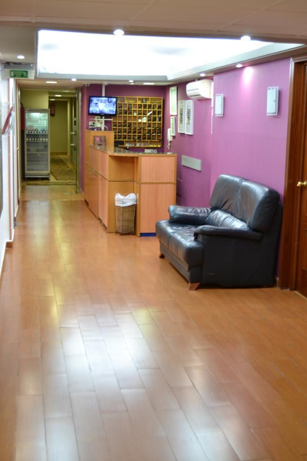 Hostal Jentoft Seville Exterior photo