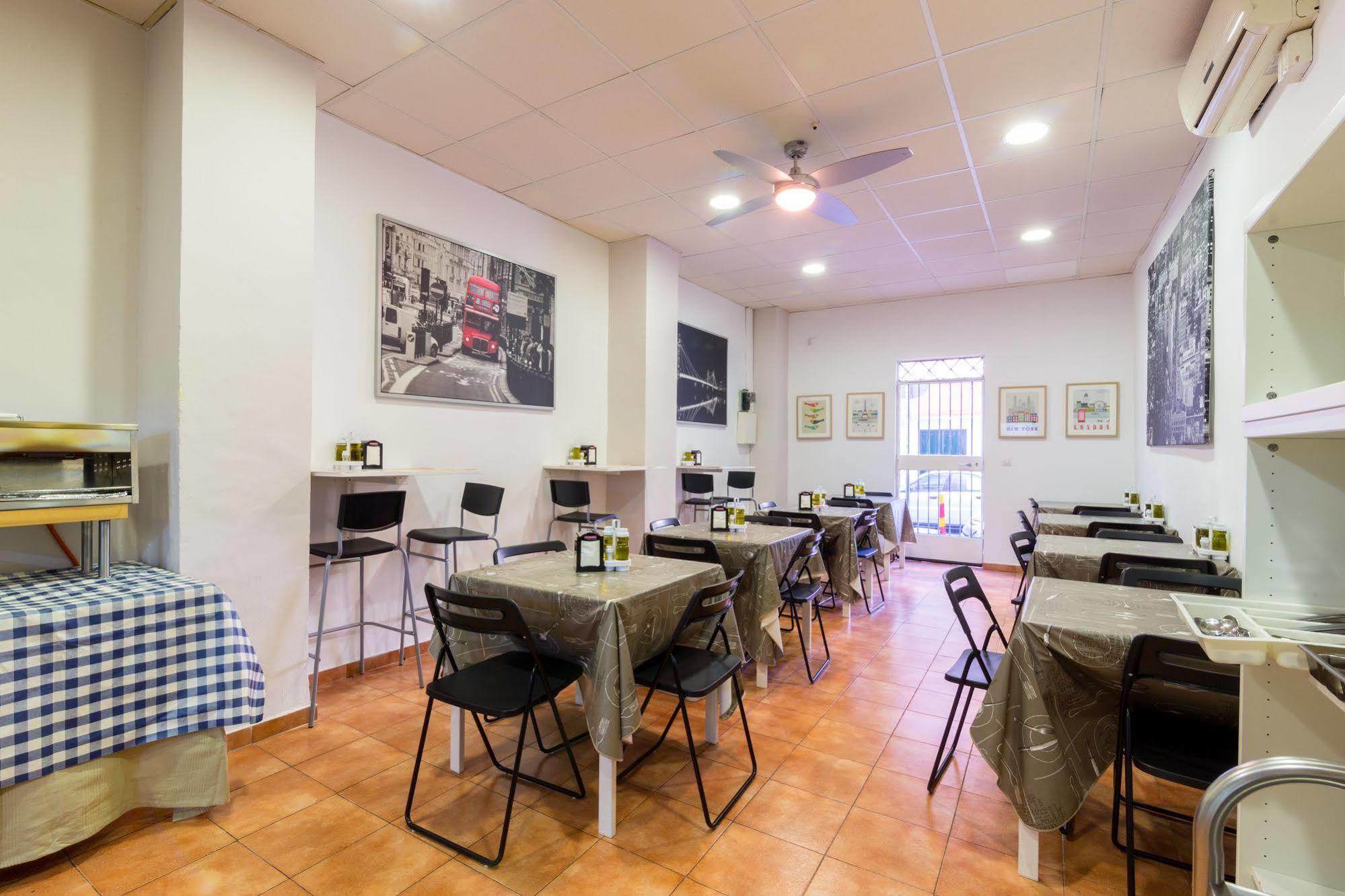 Hostal Jentoft Seville Exterior photo