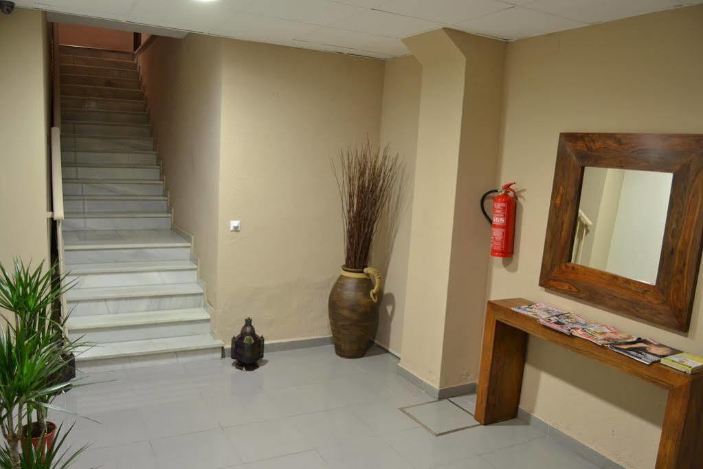 Hostal Jentoft Seville Exterior photo